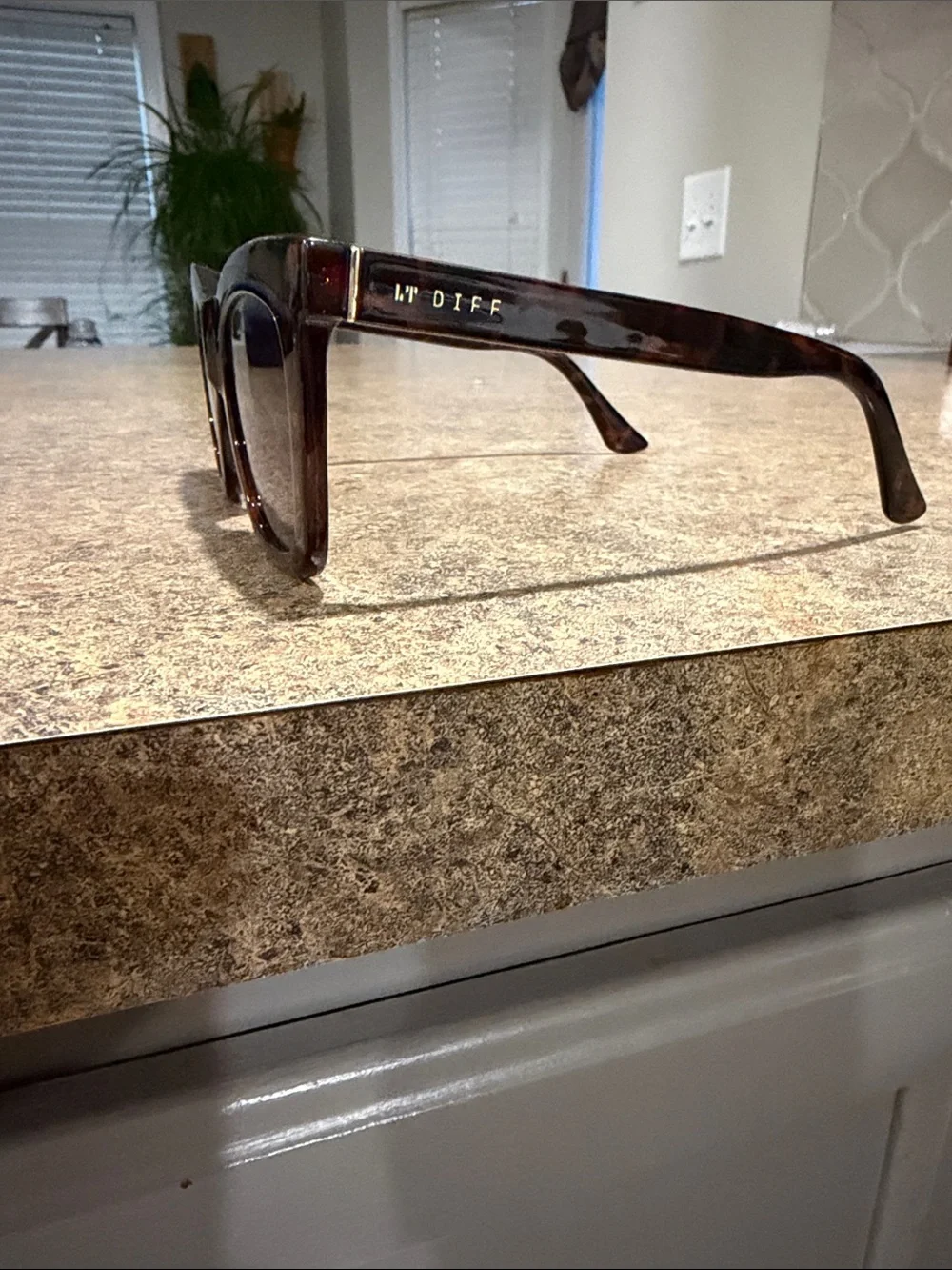 Diff Tortoiseshell Square Sunglasses - Brown Lenses